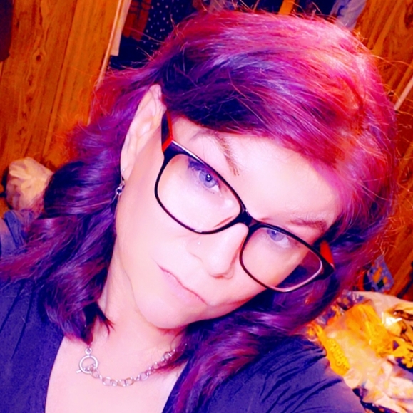 Meet your Posher, Cris - Picture 1 of 1